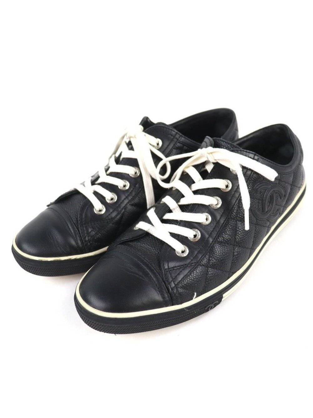 Chanel Caviar Leather CC Logo Quilted Low Cut Sneakers Black White - Picture 1 of 12